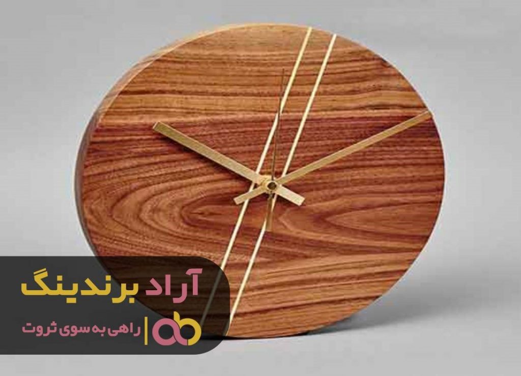 ساعت دیواری قهوه ای